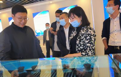 市政协副主席、市工商联主席唐世云到维多利亚vic003走访调研