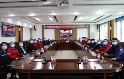 维多利亚vic003组织收听收看党的二十大开幕会盛况